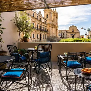 Hotel Q92 Noto
